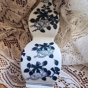 Chinoiserie Unique Shape Small Mouth Floral Bird Vase